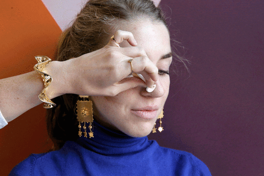 nose-estee-lauder-man-repeller-contouring