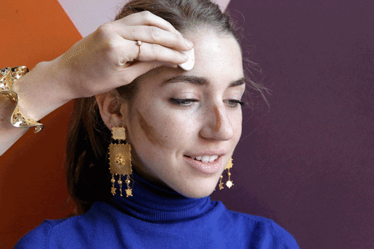forehead-estee-lauder-man-repeller-contouring-loop