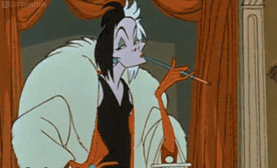  photo Cruella-Vil-Fumando-85262_zps7fuxlljd.gif