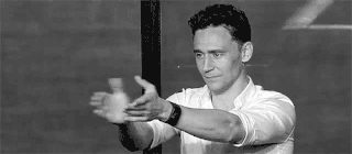 hiddles clapping