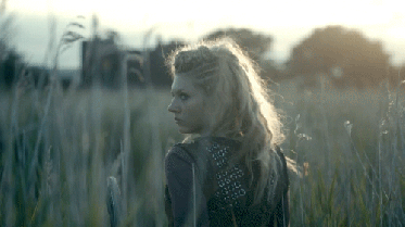 lagertha looking over shoulder
