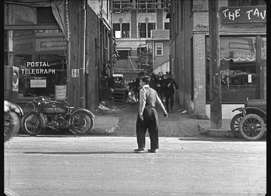 output_mgeP9L COPS GIF