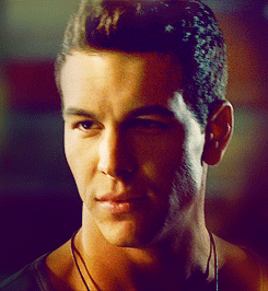 http://images5.fanpop.com/image/photos/27600000/Mario-Casas-mario-casas-27699213-245-266.gif
