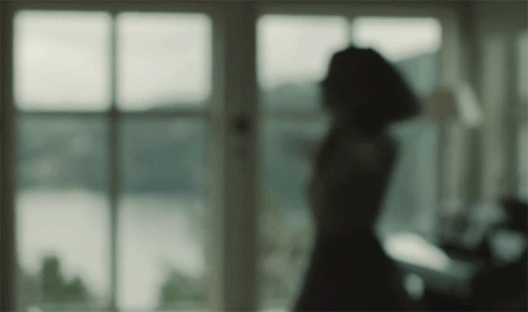 Animated gif about girl in aurora aksnes by 𝚜𝚔𝚢𝚕𝚒𝚗𝚗