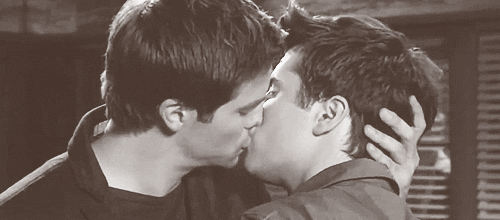 Afbeeldingsresultaat voor boys kissing boys gif