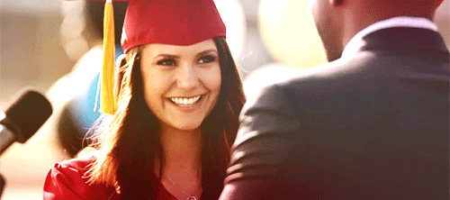  photo Elena-gilbert-vampire-diaries-graduation_zpsmdm3fttj.gif