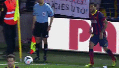 Daniel Alves eat banana in game