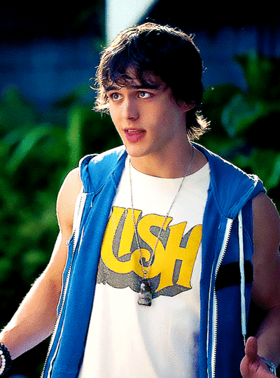 Amazing-Gifs — curvedsunset: Luke “Sun's Out, Guns Out”...