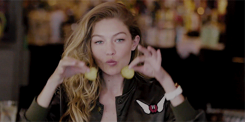 147 Gigi Hadid Gifs - Gif Abyss