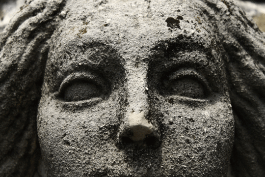 Statues are creepy AF!