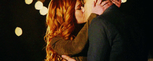 Tender-redhead-kiss