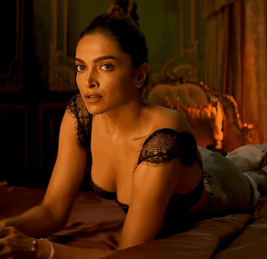 Who is the most decent actress in Bollywood? - Quora