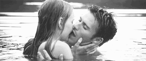Kiss-into-The-water
