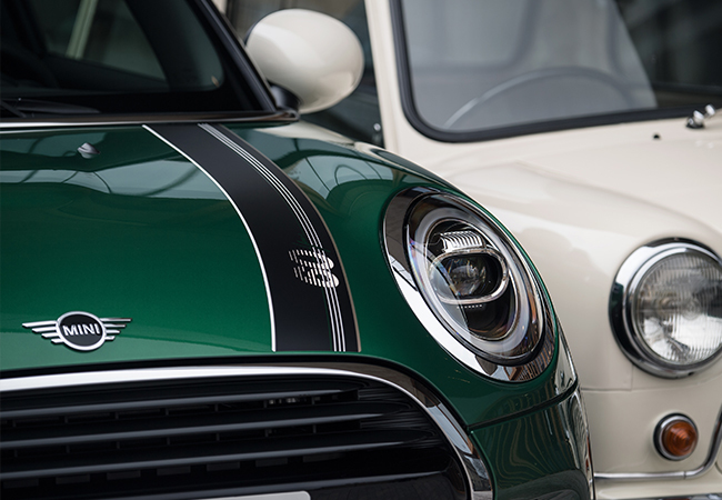 MINI 60th Special Edition beside Class Mini.