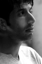 أُريدُ جسدي وروحي سالميْنِ من شظيةِ الماضي