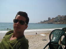Andrew R