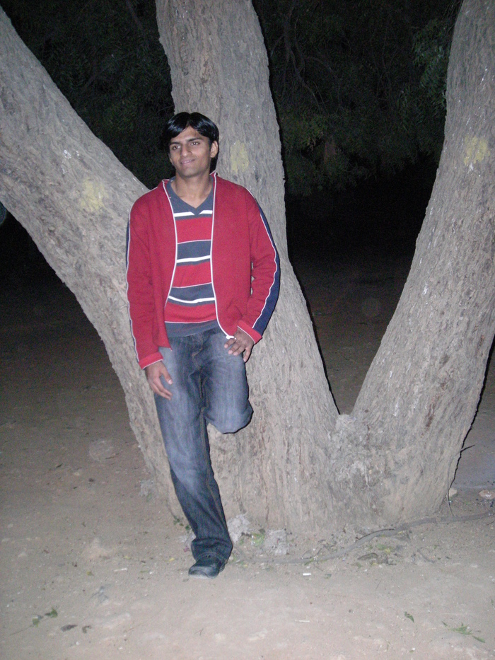 Goodreads profile picture for @shakeel