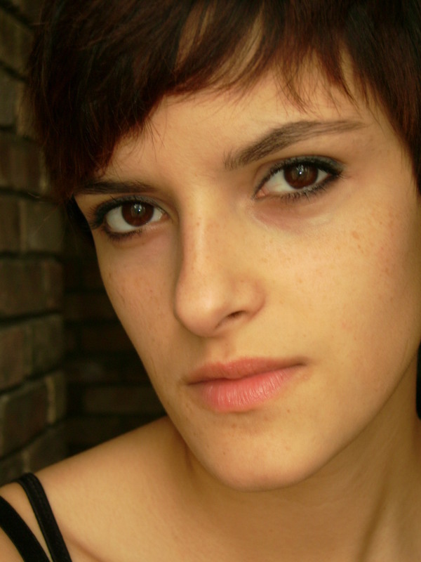 Goodreads profile picture for @momo