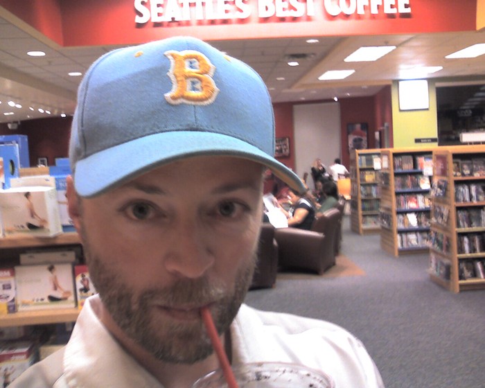 Goodreads profile picture for @loose