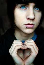 TheEmoFallenAngel