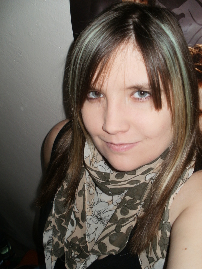 Goodreads profile picture for @luckily