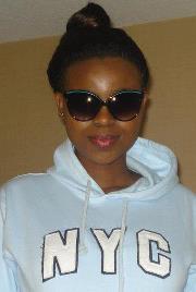 Goodreads profile picture for @yonela