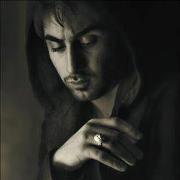 حكايتي ملوثه بالدماء