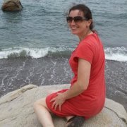 Theresarentareah Simons