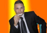 الصحفى جمال