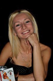 बर्फ लड़की