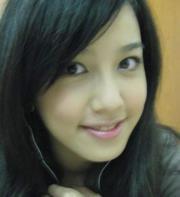 นางสาววรวรรณ นิชาทรัพย์