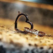 ذات النطاقين