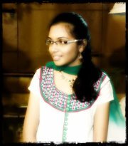 Mőừńíká Ŕểddý