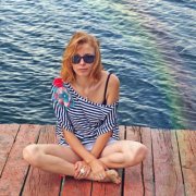 Виктория Сухар