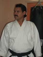 القائدمحمدعمرالعيسوى مدرب كاراتية شوتوكان