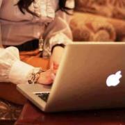 الأديبة ايمان