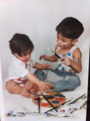 دلال القعود