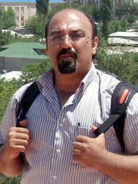 Nader Esfandiar