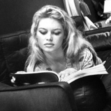 Gertiebee * the little book bee *