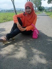 Ajeng Retno komala s
