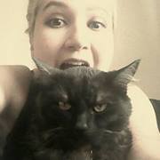 Izzy Zee