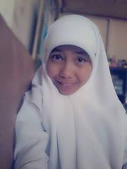Dhea Synthia