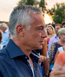 Nikos