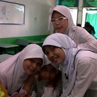 Julia Azizah