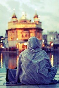 طوبى للغرباء