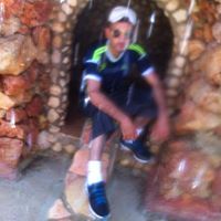 مستقيل وبدمع