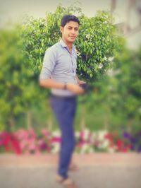 منتظر الأنيق