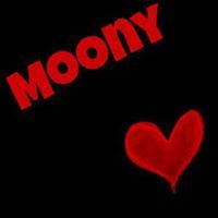 Moony Al arrayed