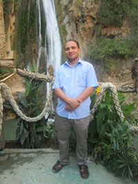 الاستاذ فاتح