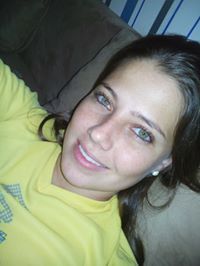 Kely Comunello leite